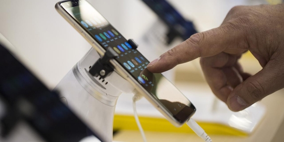 Akıllı telefon pazarında %13’lük daralma beklentisi