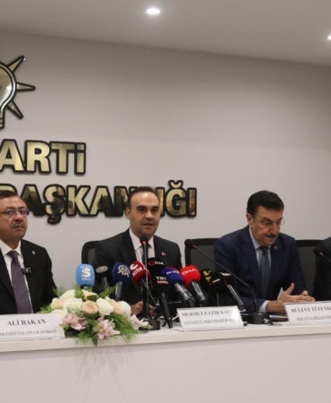 Bakan-Kacir-Sanayi-Katma-Degeri-241-Milyar-Dolara-Cikti-featured
