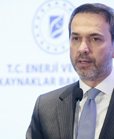 Bakan-Bayraktar-Yenilenebilir-Enerjide-Sessiz-Bir-Devrim-Yasandi-featured