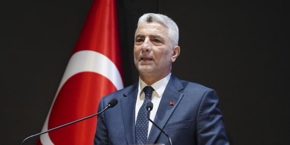 Bakan Bolat Kamerun’da DTÖ Zirvesi’nde Türkiye Vizyonunu Paylaştı