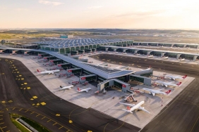 Turkiye-Havalimanlarinda-Iki-Ayda-329-Milyon-Yolcu-Agirlandi-featured
