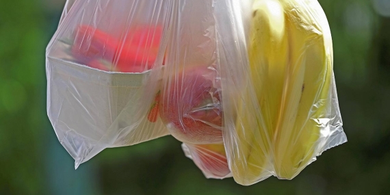 Ücretli Poşet Sistemiyle 2,8 Milyon Ton Plastik Atık Engellendi