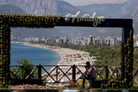 Antalya8217da-Yabanci-Turist-Sayisi-1-Milyon-250-Bin-Sinirini-Asti-featured