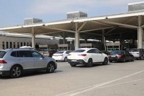 Bayram-Tatilinde-Gumruklerde-Yogunluk-323-Bin-Yolcu-Gecis-Yapti-featured