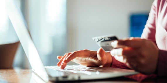 Online yemek siparişinde yeni kurallar: Şeffaf hizmet bedeli dönemi
