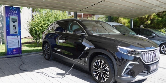Otomobil Pazarı Küçüldü: Elektrikli Araç Satışlarında Artış