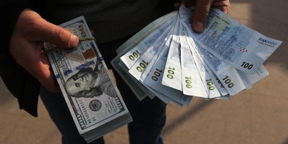 İran’da Dolar Rekor Kırdı: Tümen Karşısında Tarihi Zirve Görüldü
