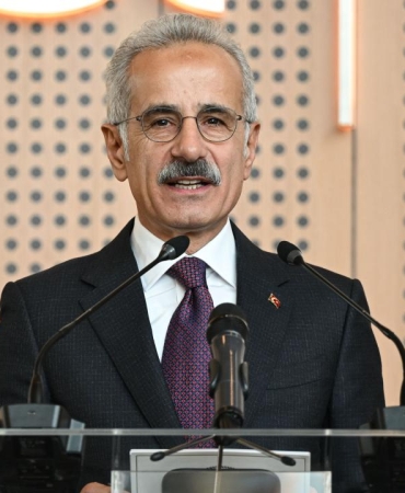 Uraloglu-Alternatifi-Olmayan-Sistemler-Krizlerde-Kirilgan-Kaliyor-featured